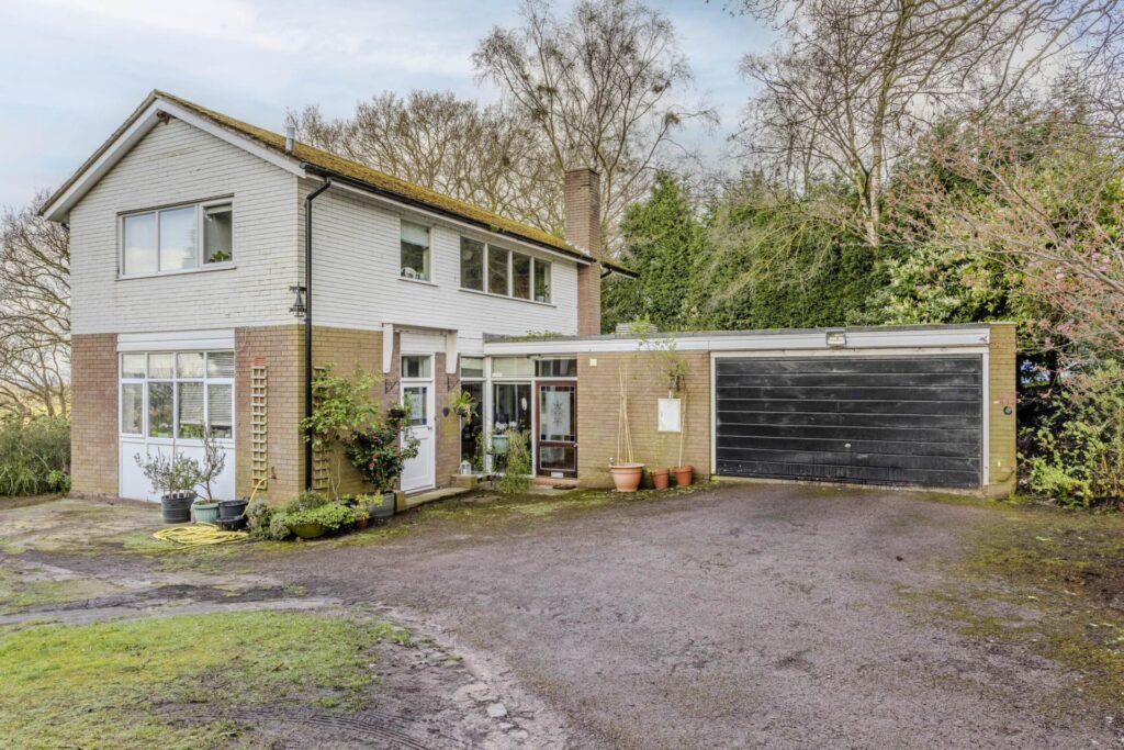 Hidden Hills, Madeley