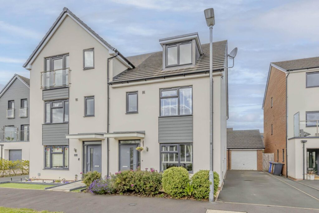 Harold Hines Way, Trentham