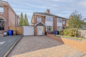 Earls Road, Trentham