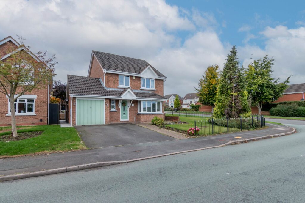 Osprey Avenue, Meir Park, Stoke on Trent, ST3 7FY