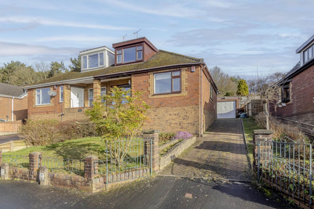 Fernlea Grove, Longton