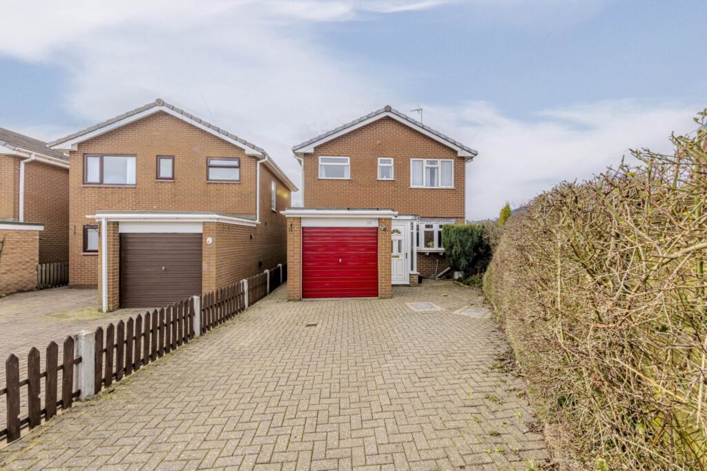Ness Grove, Cheadle, ST10