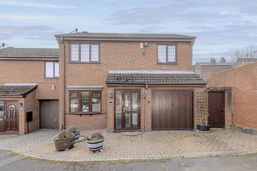 Felcourt Gardens, Stoke-On-Trent, ST1