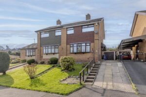 Cambridge Drive, Newcastle, ST5
