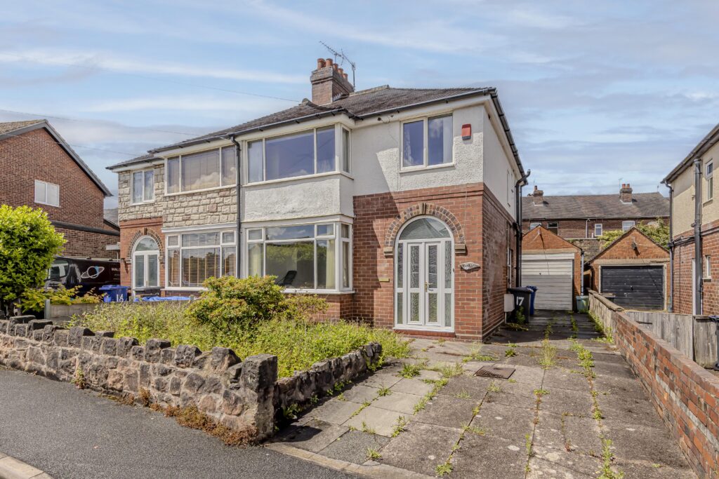 Lodge Grove, Newcastle, ST5
